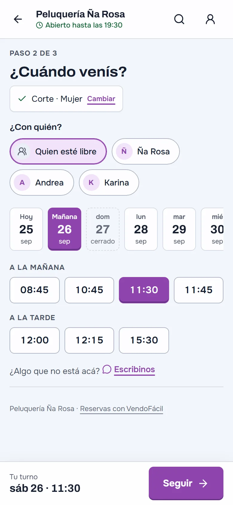 Reservar un turno desde el celular: corte de mujer con quien esté libre, mañana sábado, los horarios de la mañana y de la tarde, y las 11:30 elegidas para seguir.
