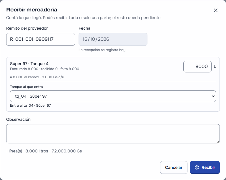 «Recibir mercadería» de la factura de PETROPAR del camión de la Súper 97: el remito, la línea «Súper 97 · Tanque 4» con sus 8.000 litros, «Tanque al que entra» con el tq_04 · Súper 97 elegido solo y «Entra al tq_04 · Súper 97», el total en litros y los botones «Cancelar» y «Recibir»